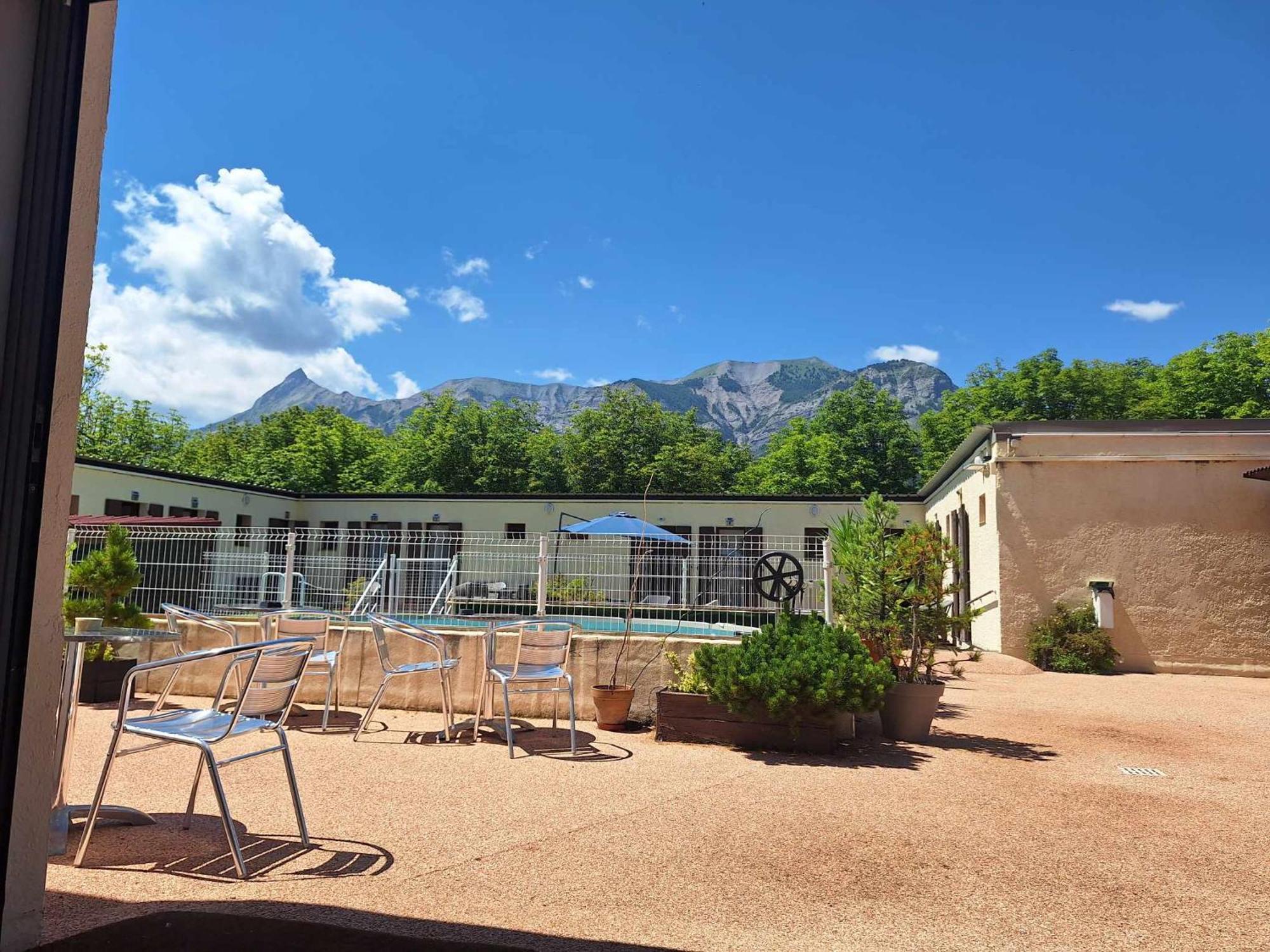 Hotel Le Connetable Saint-Bonnet-en-Champsaur Buitenkant foto