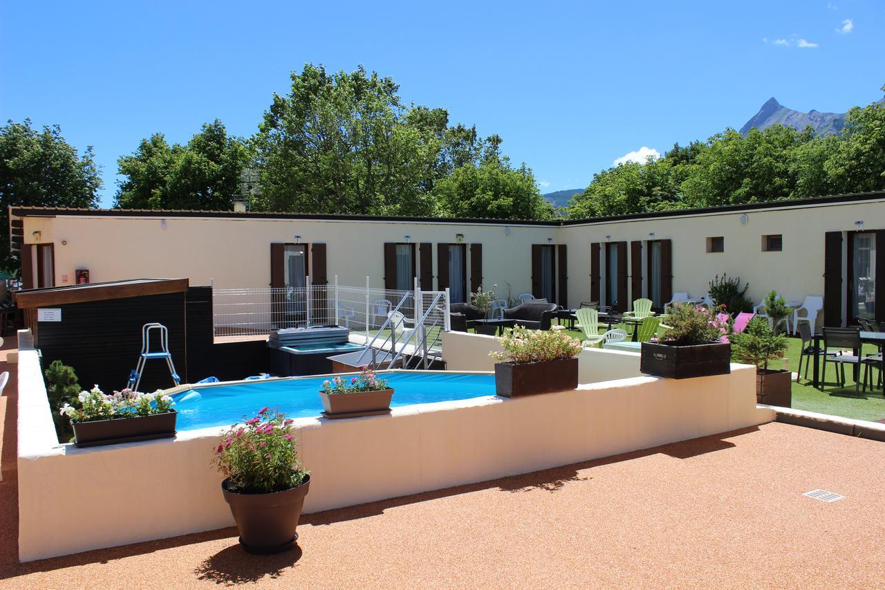 Hotel Le Connetable Saint-Bonnet-en-Champsaur Buitenkant foto