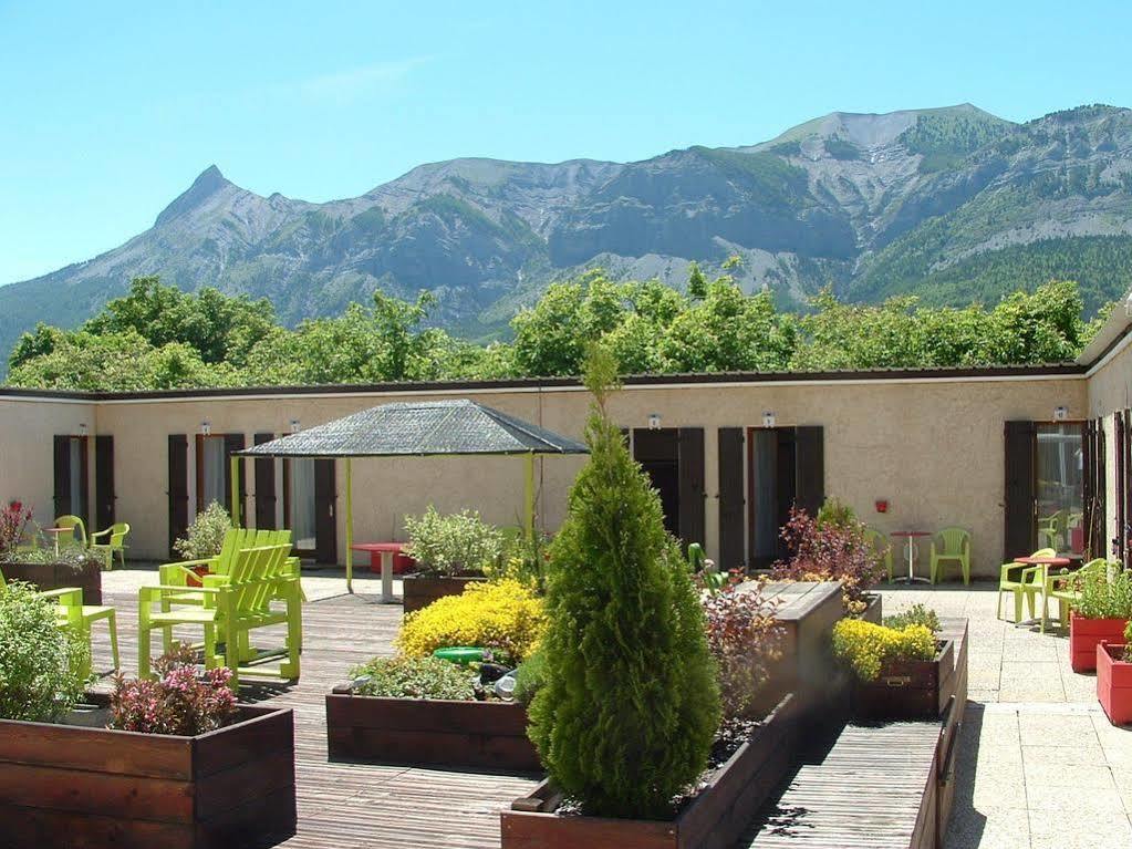 Hotel Le Connetable Saint-Bonnet-en-Champsaur Buitenkant foto